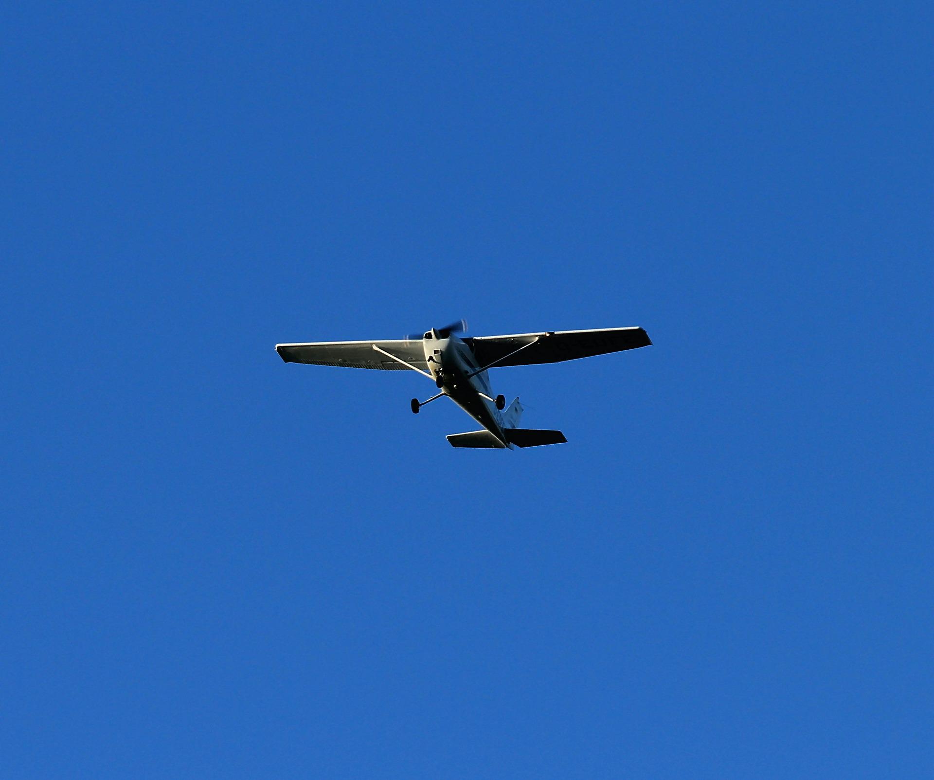 Haute-Garonne: Ein Flugzeug überschlägt sich mitten im Flug - Pilot schafft Landung wie durch ein Wunder