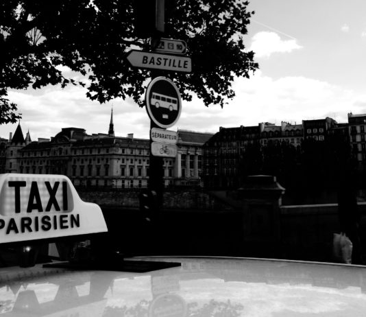 Als Emmanuel Macron einen Deal mit Uber machte… Taxi_Paris