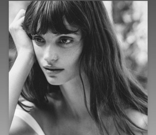 Charlbi Dean – Goldene Palme der Filmfestspiele von Cannes 2022 – starb im Alter von 32 Jahren Charlbi-Deans