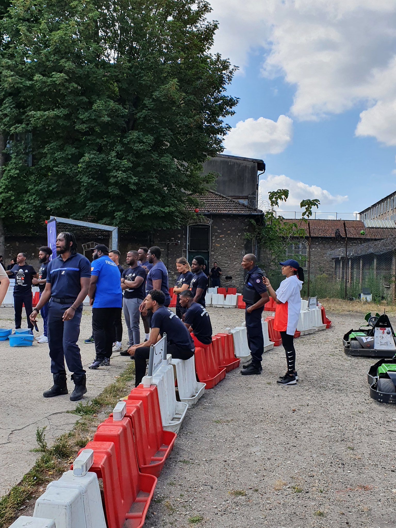 Gefängnis von Fresnes: Häftlinge beim Kartfahren gefilmt - Ermittlungen eingeleitet (Videos)