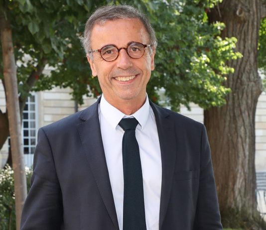 „Es ist an der Zeit, dass die Regierung den Klimawandel erkennt“, fordert der Bürgermeister von Bordeaux Portrait_Pierre_Hurmic