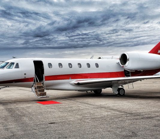 Luftfahrt: Die Linke will Privatjets verbieten – die Regierung denkt über eine Regulierung nach Privatjet