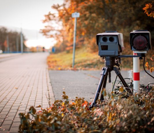 Verkehrssicherheit: Hier darf man auf Landstrassen wieder 90 km/h fahren Radargerät