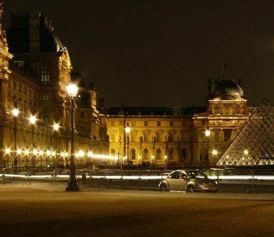 Der Kampf gegen Energieverschwendung wird in Frankreich intensiviert Strassenbeleuchtung_Paris