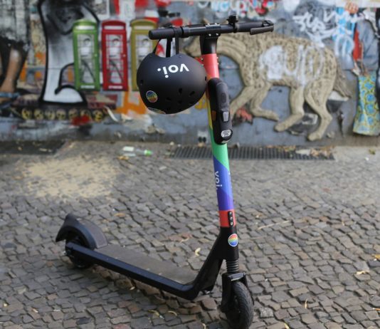 Lyon: Zwei minderjährige Tretrollerfahrer von Krankenwagen überfahren Tretroller