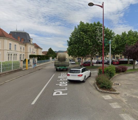 17 Monate altes Kind wird vom Fahrzeug seines Vaters überrollt und stirbt Eyzin-Pinet_Dorfplatz