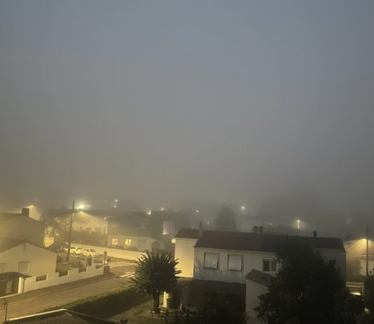 Bordeaux lag heute Morgen unter dichtem Rauch Rauch_Bordeaux