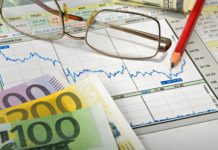 Euro fällt gegenüber US-Dollar auf 20-Jahres-Tief Euro-Kurs_Illustration