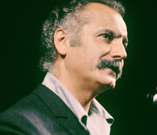 Georges Brassens: Gericht in Paris verbietet Versteigerung von Gegenständen aus dem Besitz des Künstlers Brassens_TNP_1966