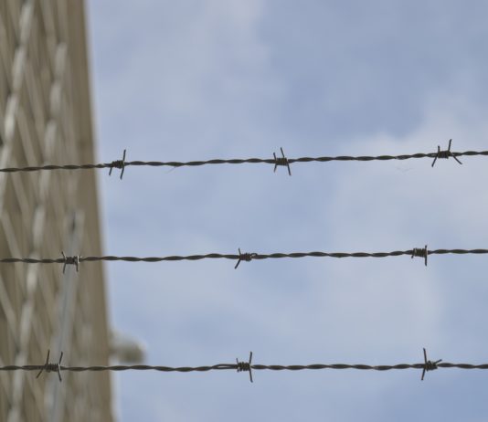 Generalkontrolleurin der französischen Gefängnisse kritisiert „katastrophale Situation“ Gefängnis