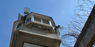 Flucht vor den Toren des Gefängnisses – Wie ein Moment der Unachtsamkeit zum Sicherheitsproblem wird Gefängnis