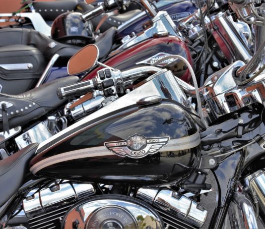 Staatsrat führt die technische Kontrolle von Zweirädern wieder ein und widerspricht damit der Regierung Motorräder