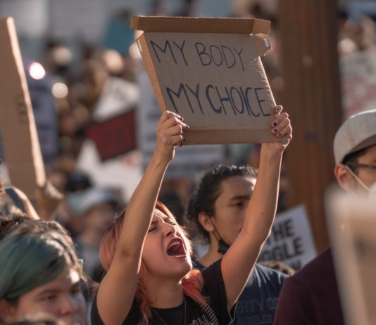 Frankreich rehabilitiert Frauen, die vor 1975 wegen Abtreibung verurteilt wurden Recht_auf_Abtreibung