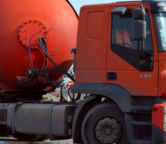 Benzinknappheit: Kraftstoffdiebe machen die Tanks von LKWs leer LKW