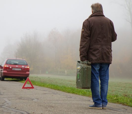 Benzinknappheit: Zu Beginn der Herbstferien soll sich die Situation entspannen Benzinknappheit