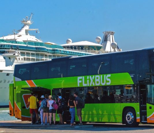 Herbstferien: Züge und Busse immer beliebter für die Fahrt in die Ferien Flixbus