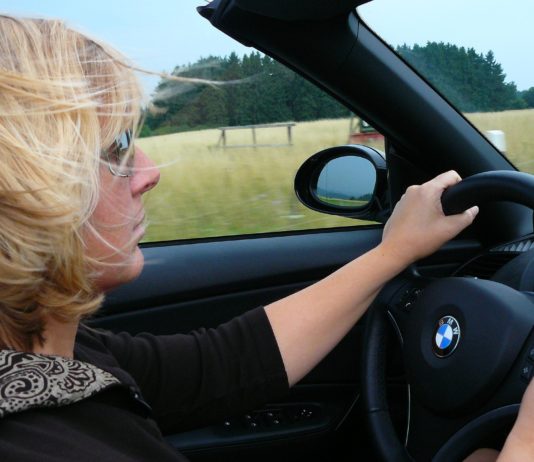 Energiesparplan der Regierung: Verbraucher können bis zu 1.300 Euro sparen Autofahren