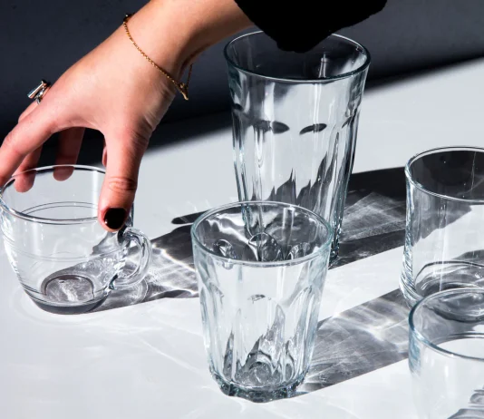 Energiekosten: Bekannte Glasfabrik Duralex stellt Produktion für fünf Monate ein Duralex