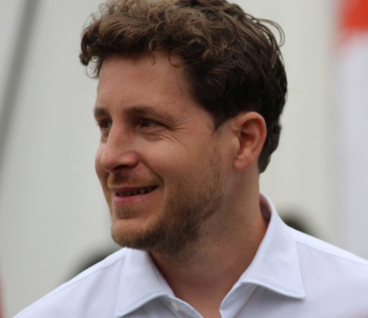 Grüner Abgeordneter Julien Bayou liefert „Beweise“ für die Finanzierung des RN durch russische Firmen Julien_Bayou