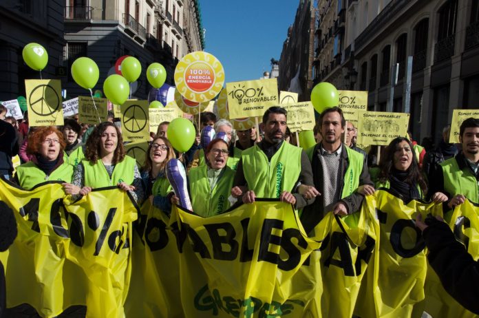 Greenpeace_Climate_March_2015_Madrid