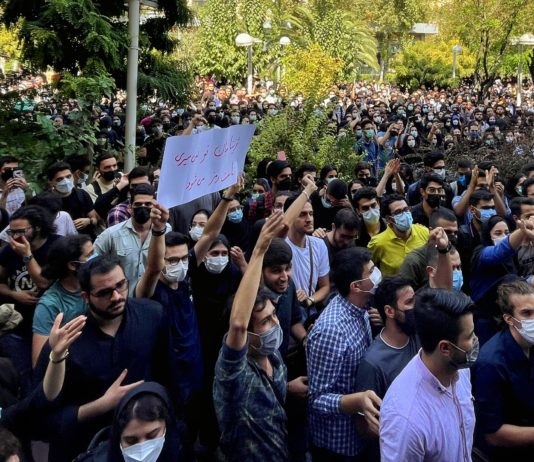 Iran: Inzwischen sind sieben Franzosen dort inhaftiert Protest_Iran
