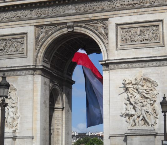11. November: Gedenkfeiern zum Waffenstillstand des 1. Weltkriegs in ganz Frankreich arc-de-triomphe