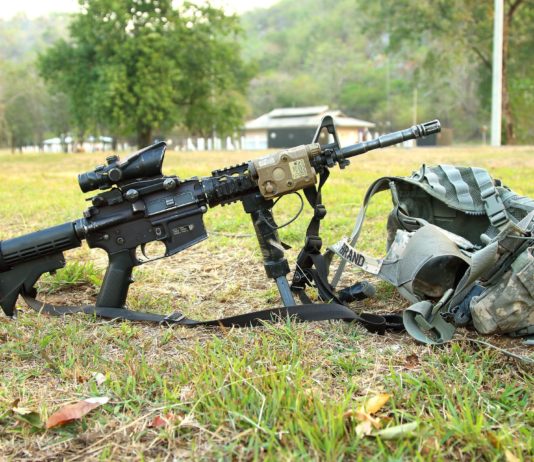 Militärs bei Übung von Zug erfasst: Ein Toter und zwei Verletzte Militär