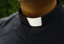 Paris: Wegen Vergewaltigung eines 15-Jährigen inhaftierter Priester ist HIV-positiv Priester