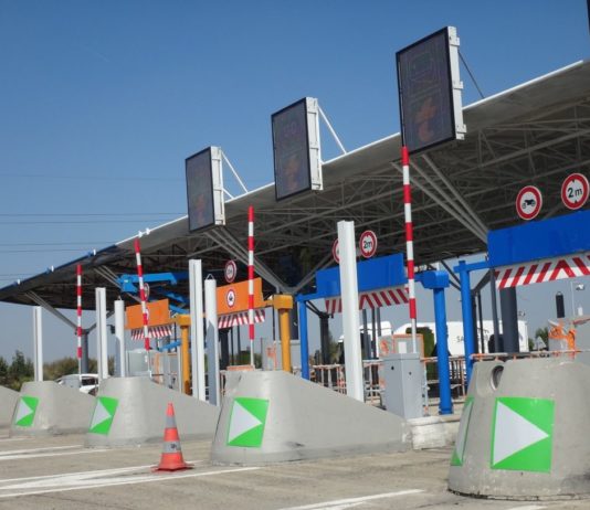 Die erste Autobahn Frankreichs ohne Schranken – aber mit Mautgebühren Mautstelle_Peage