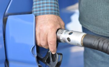 Frankreich bringt den Tankrabatt zurück – diesmal nur für Vielfahrer mit kleinem Einkommen Tanken