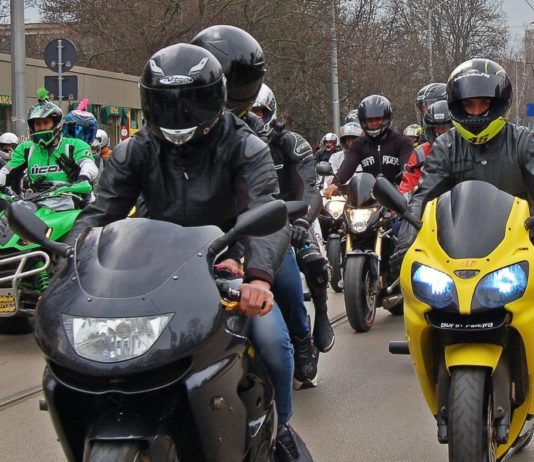 Motorradfahrer demonstrieren am Samstag in ganz Frankreich Motorräder
