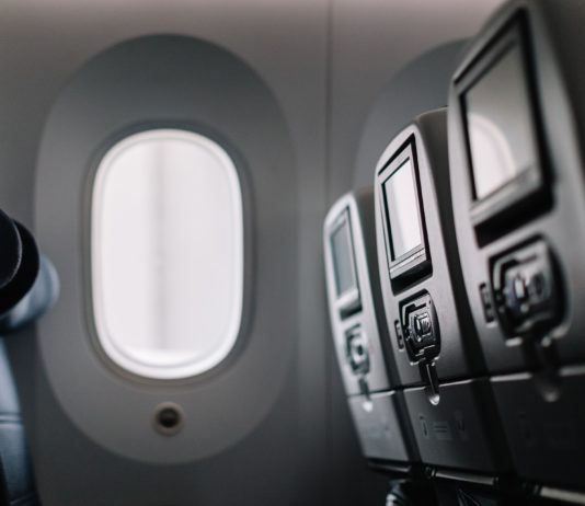 Streiks in der Luftfahrtbranche: Sind die Weihnachtsfeiertage gefährdet? Flugreise_Flugzeug