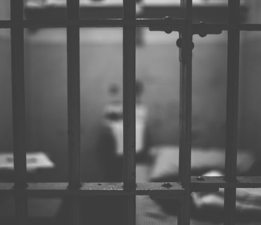 Zahl der Häftlinge in Frankreich erreicht im November mit 72.809 absoluten Höchststand Gefaengnis_Zelle