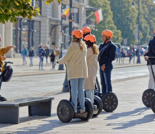Trottoirs in Frankreich: Bald nur noch für Fußgänger? Roller_Trottoir