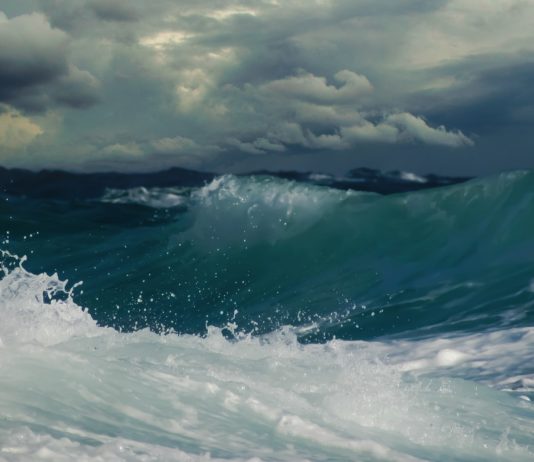 Riesige Wellen, Böen von 141 km/h, 900 Haushalte ohne Strom – so wütete Sturm Denise auf Korsika Sturmwellen