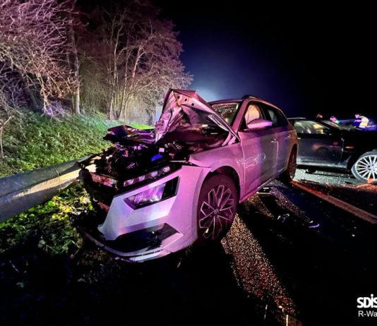 Massenkarambolage mit 3 Toten und 11 Verletzten auf der A1 am Abend des 24. Dezembers Verkehrsunfall