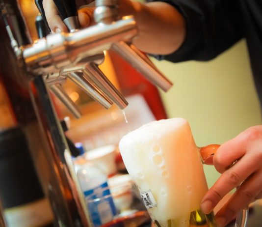 Inflation in Frankreich: Auch Bier fällt dem Preisanstieg zum Opfer Bier_Kneipe