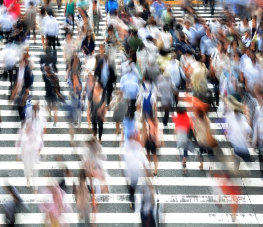 Umwelt: Distanz zwischen Mensch und Natur nimmt weiter zu Menschen_in_der_Stadt