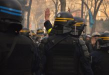 Clermont-Ferrand setzt auf Härte: Ausgangssperre für Jugendliche zur Fussball-WM 2026 Ausschreitungen_Polizei