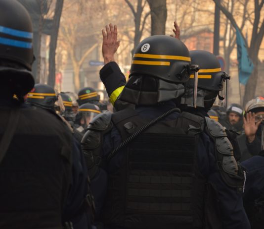 Rentenreform: Hunderte Beschwerden über willkürliche Verhaftungen in Paris eingereicht Ausschreitungen_Polizei
