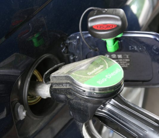 Tanken wir bald neue Kraftstoffe aus recycelten Plastikabfällen? Bio-Kraftstoff