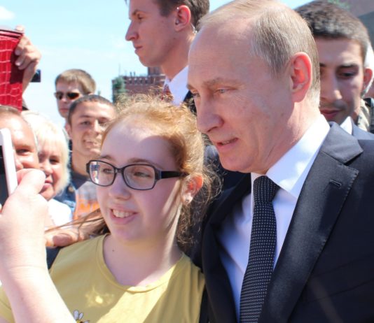 Deportation ukrainischer Kinder nach Russland: Assoziation fordert Untersuchung wegen „Völkermords“ Putin_Kind