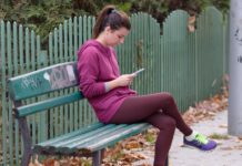 Telefonie: Die SMS-Nachricht wird dreißig Jahre alt Frau_SMS