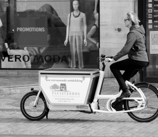 Weihnachten: In Angers werden die Geschenke mit dem Fahrrad geliefert Auslieferung_Lastenfahrrad