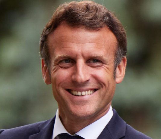 Kann Emmanuel Macron möglicherweise ein drittes Mal in Folge für das Präsidentenamt kandidieren? Macron_Wikipedia