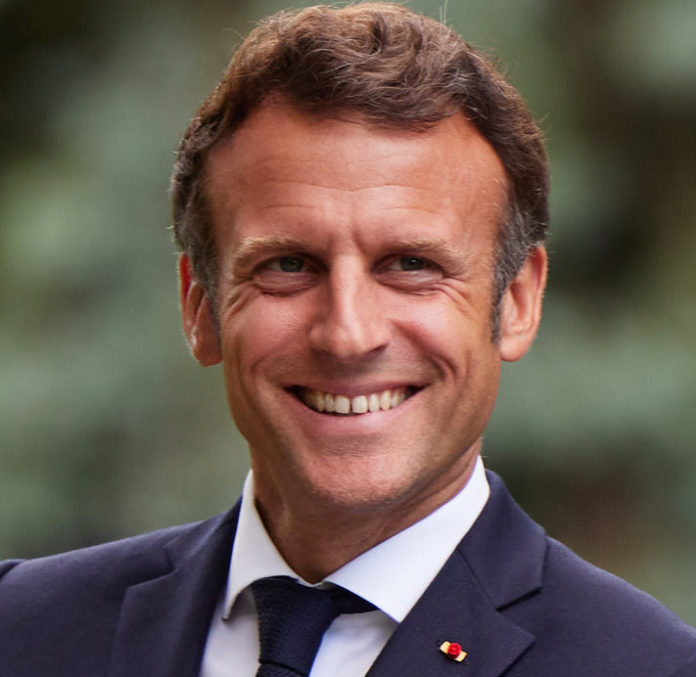 Macron_Wikipedia