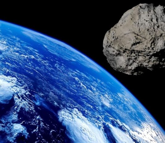 Asteroid von der Größe eines LKWs flog letzte Nacht knapp an der Erde vorbei asteroid-3642332_1920