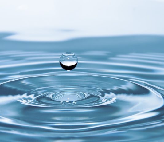 Französische Regierung will Ende Januar neue Regelungen für Wassernutzung bekannt geben Wasser_Tropfen