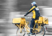 Ab März in Frankreich: Der Postbote könnte nicht mehr jeden Tag kommen Briefzustellung_Postbote