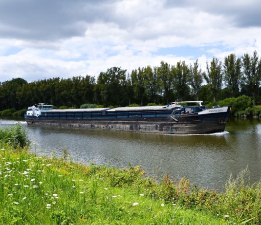 Justiz: Zuckerfabrikant wegen Verschmutzung des Flusses Schelde verurteilt Lastkahn_Schelde